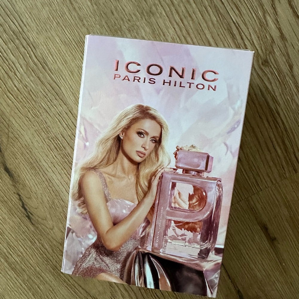 Paris Hilton Iconic Perfume